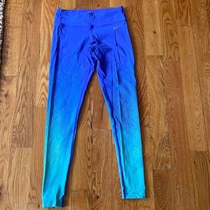 Women’s Nike dry fit 3/4 leggings